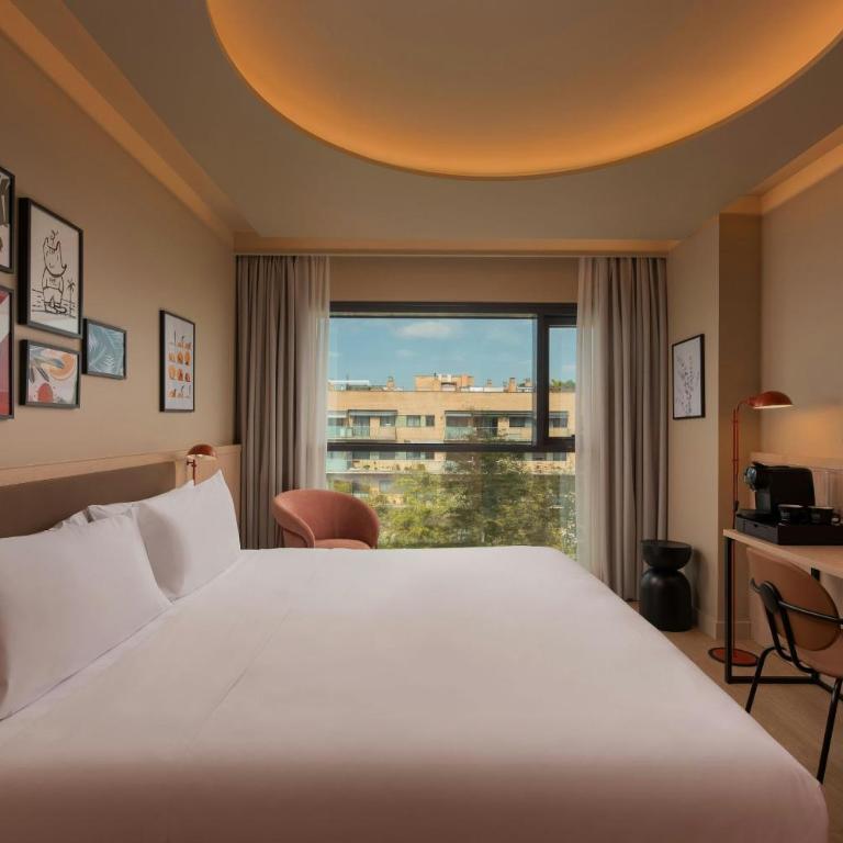 Four Points by Sheraton Barcelona Diagonal - Preferred King Room with City View - 1