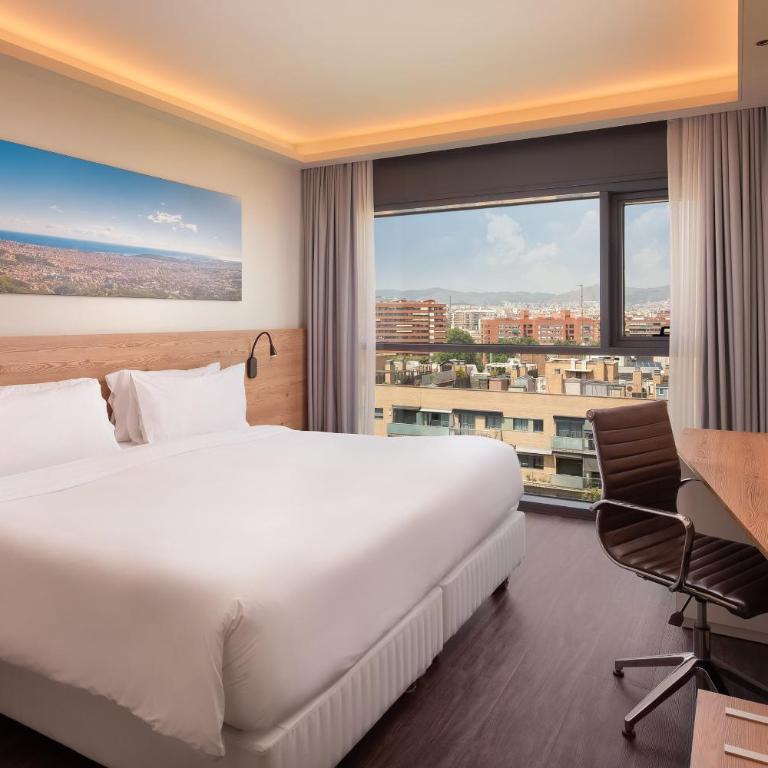 Four Points by Sheraton Barcelona Diagonal - Premium King Room with City View - 3