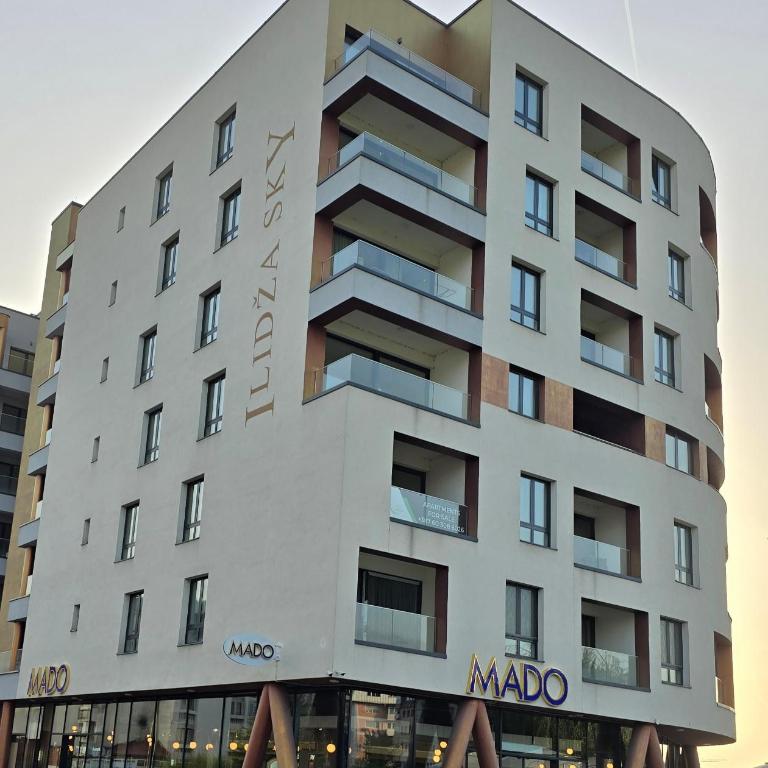 ILiDZA SKY - Three-Bedroom Apartment with Water View - 2