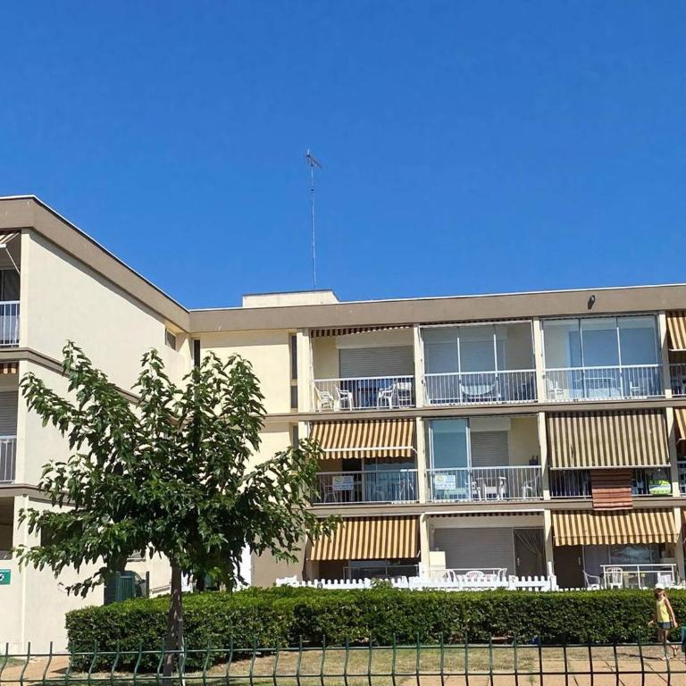 F1 Confortable avec Loggia à Balaruc-les-Bains - FR-1-680-44 - Appartement - 10