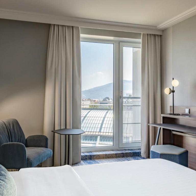 Courtyard by Marriott Linz - Superior Zimmer mit 1 Kingsize-Bett - 1