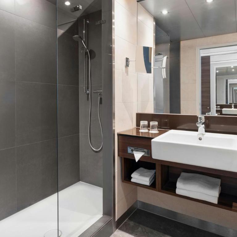 Courtyard by Marriott Linz - Standard Zimmer mit Kingsize-Bett - 4