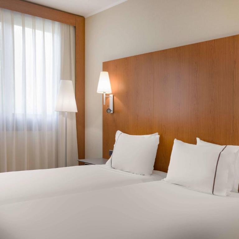 AC Hotel Genova by Marriott - Standard Twin Room - 2