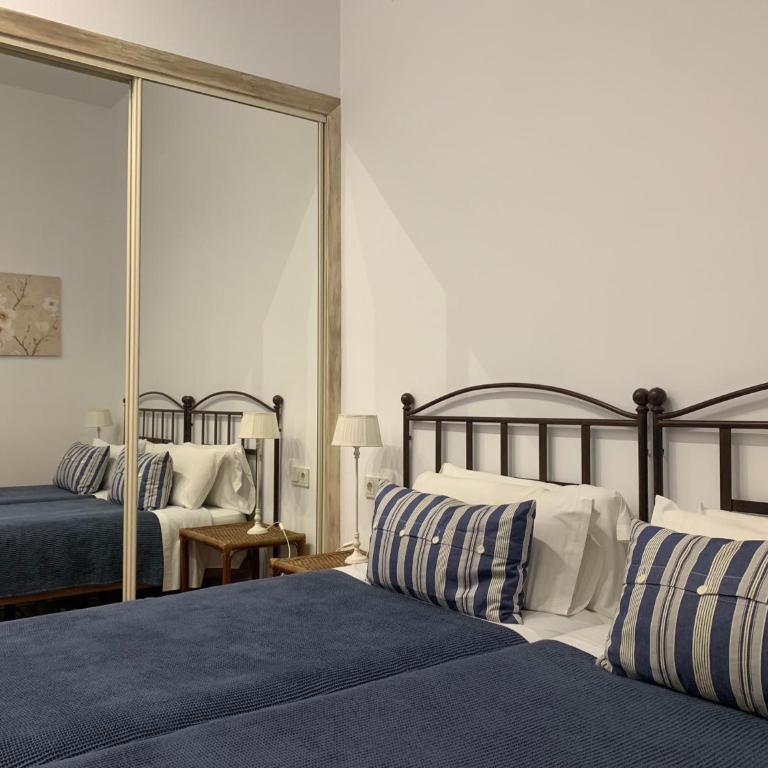 Apartamentos Los Patios de la Judería - One-Bedroom Apartment - 5