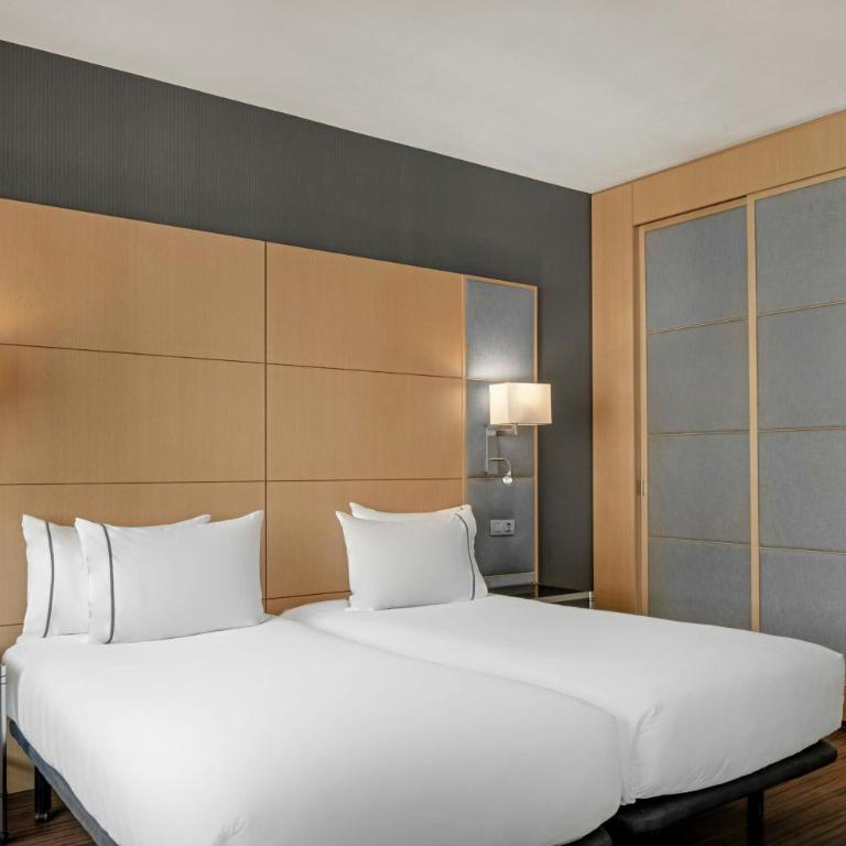 AC Hotel Victoria Suites by Marriott - Standard Twin Room with Street View - 8