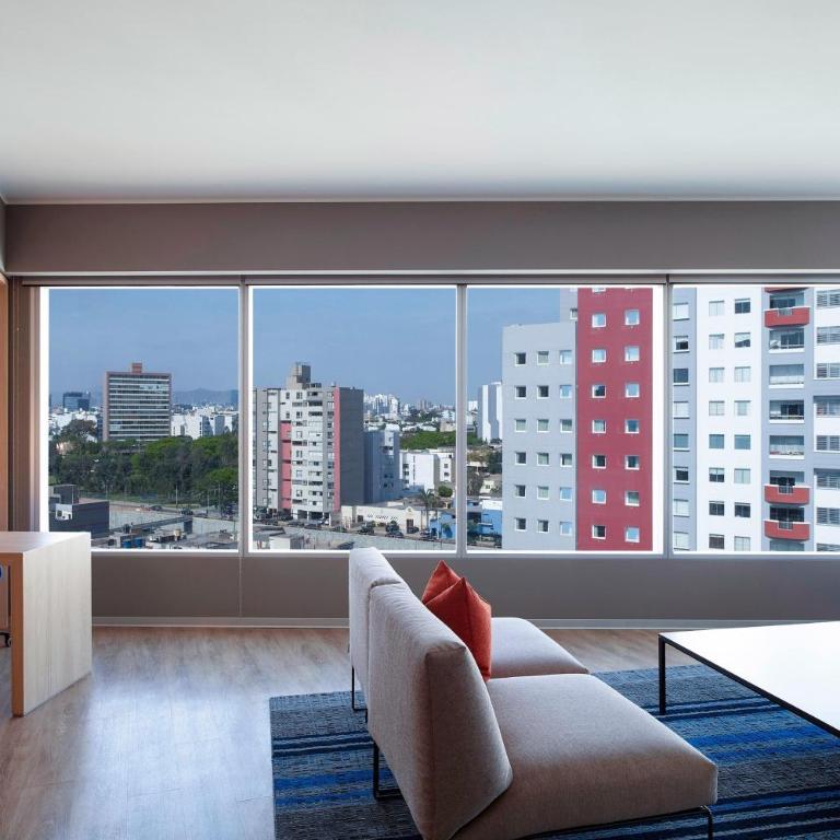 Aloft Lima Miraflores - Savvy, Suite, 1 King, City View, Corner Room - 4
