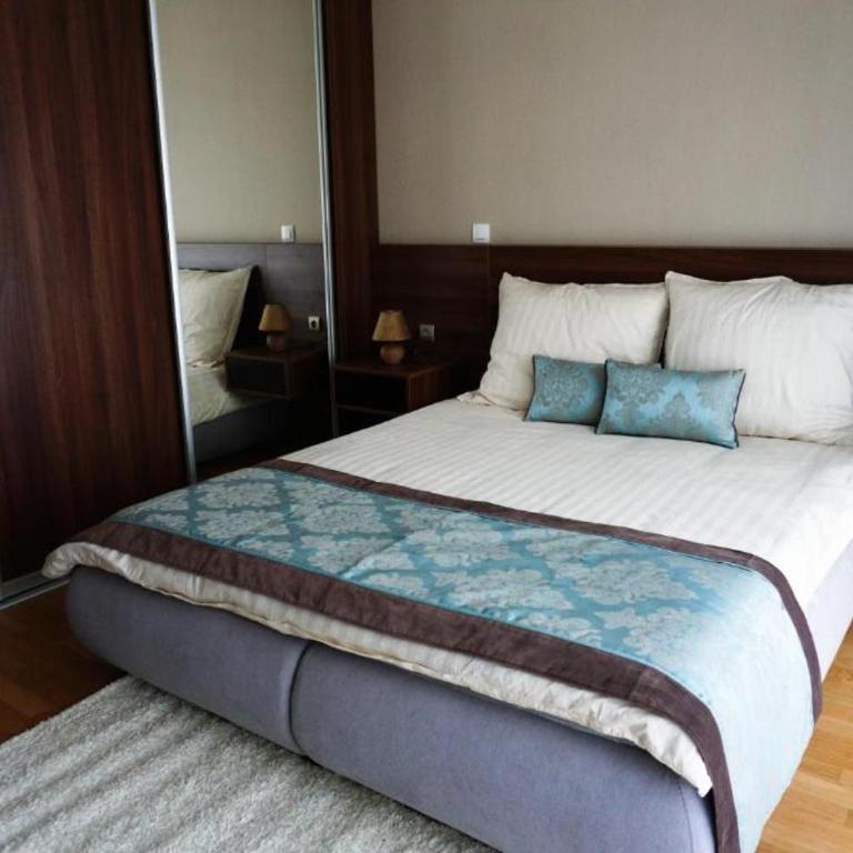 ILiDZA SKY - Deluks Apartman sa 2 Spavaće Sobe i Balkonom - 3