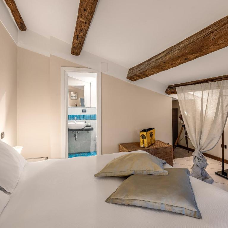 Palazzo Sant'Agostino - Quadruple Room with Garden View - 3