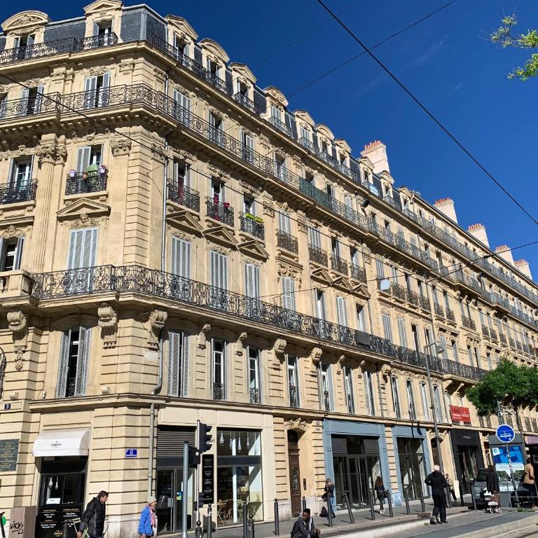 L'Escapade Marseillaise T2 Moderne avec Cuisine Équipée et à 5 min du Vieux-Port - Appartement 2 Chambres - 13