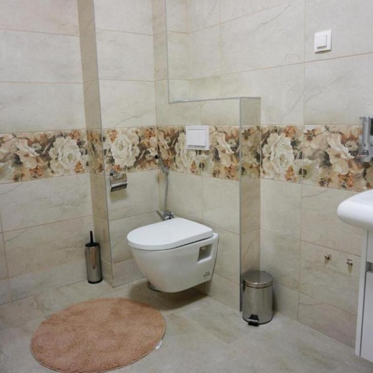 ILiDZA SKY - Three-Bedroom Apartment with Water View - 4