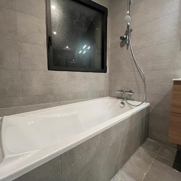 Maison neuve 3 chambres Nantes - confort pour famille & amis, wifi, parking - Haus mit 3 Schlafzimmern - 13