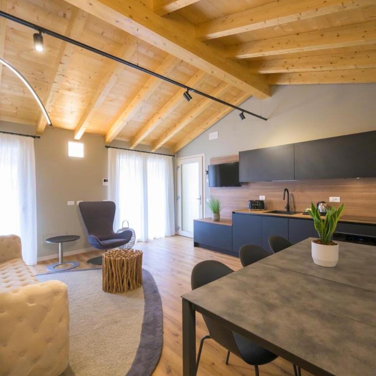 La Còrt Apartments - Number 5 - Appartamento con 2 Camere da Letto - 3