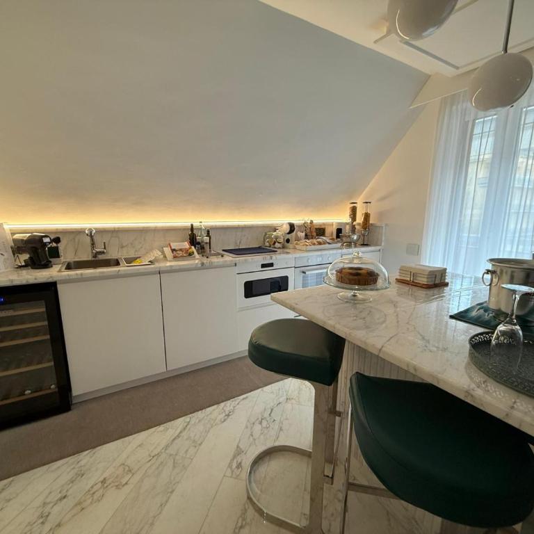 MAISON LADY CLAUDIA LUXURY ACCOMMODATION - Appartamento con 1 Camera da Letto - 8