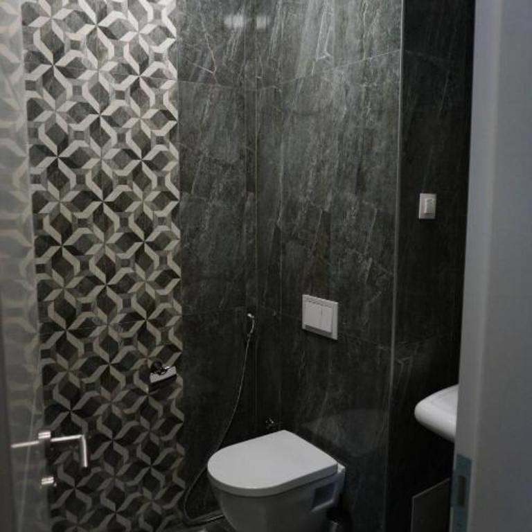 ILiDZA SKY - Three-Bedroom Apartment with Water View - 4
