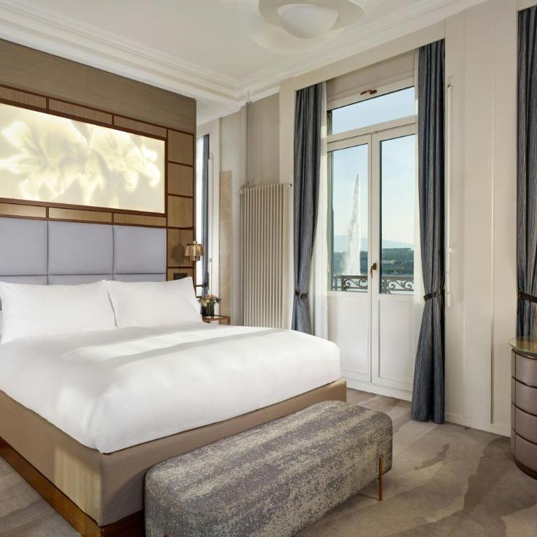 The Ritz-Carlton Hotel de la Paix, Geneva - Suite 1 Chambre Lit King-Size avec Canapé-Lit et Balcon - Vue Frontale sur Lac - 1