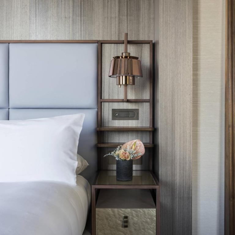 The Ritz-Carlton Hotel de la Paix, Geneva - Suite Junior Lit King-Size - Vue Frontale sur Lac - 4