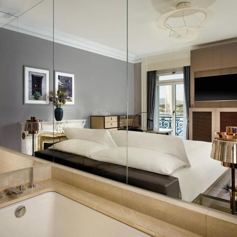 The Ritz-Carlton Hotel de la Paix, Geneva - Chambre Premium Lit King-Size - Vue Frontale sur Lac - 2