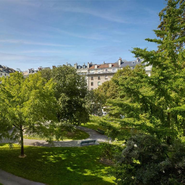 The Ritz-Carlton Hotel de la Paix, Geneva - Chambre Lit King-Size Classique avec Balcon - Vue sur Jardin - 3