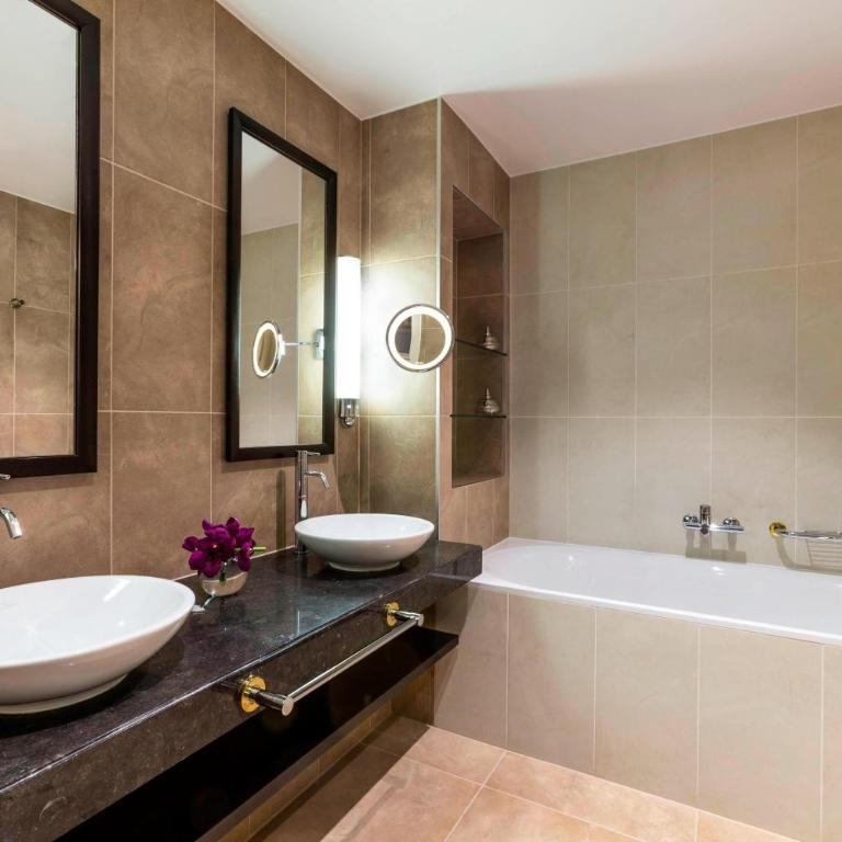 The Ritz-Carlton Hotel de la Paix, Geneva - Chambre Deluxe Lit King-Size - Vue sur Lac - 7