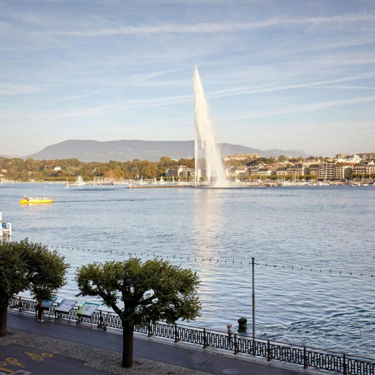 The Ritz-Carlton Hotel de la Paix, Geneva - Chambre Premium Lit King-Size - Vue Frontale sur Lac - 6