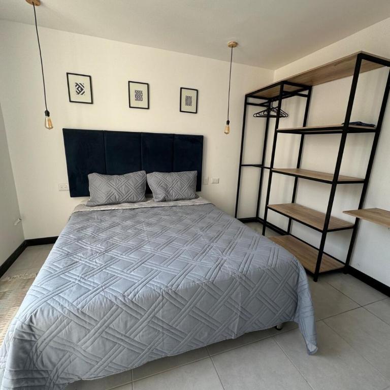 Acogedor apartamento con vista - Three-Bedroom Apartment - 11