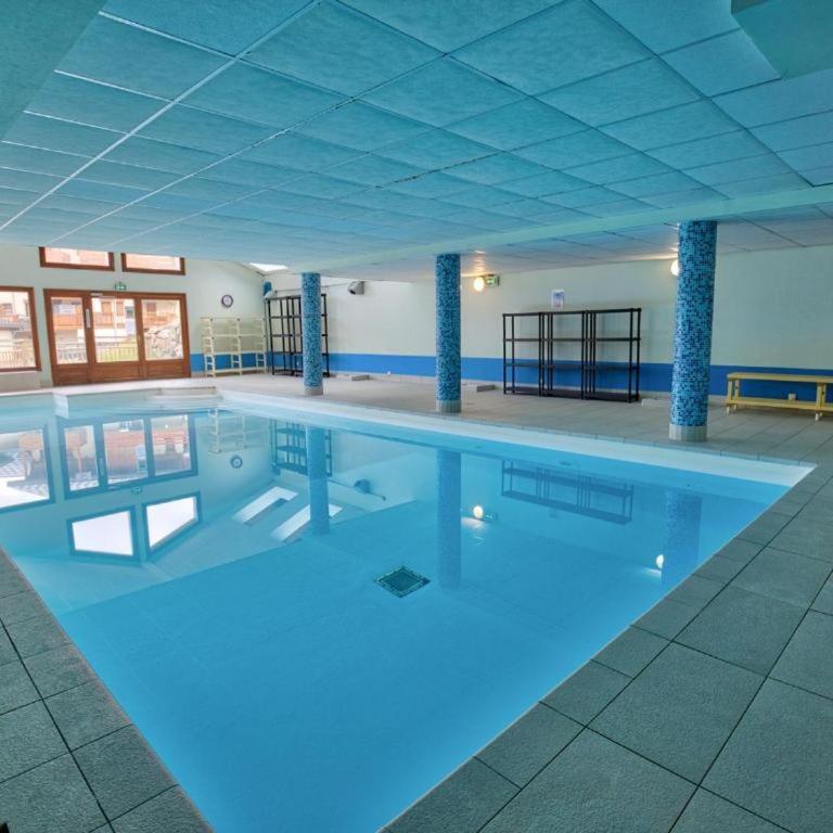 Appt 5 pers au pied des pistes FLUMET, PISCINE terrasse, parking,wifi - Appartement 2 Chambres - 3