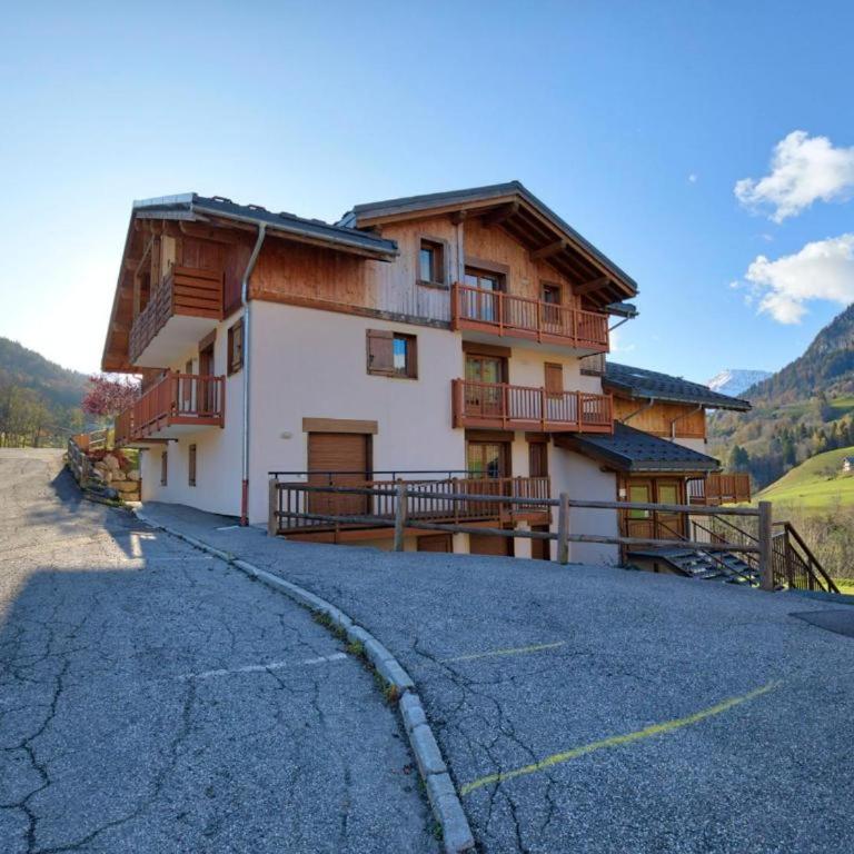 Appt 5 pers au pied des pistes FLUMET, PISCINE terrasse, parking,wifi - Appartement 2 Chambres - 4