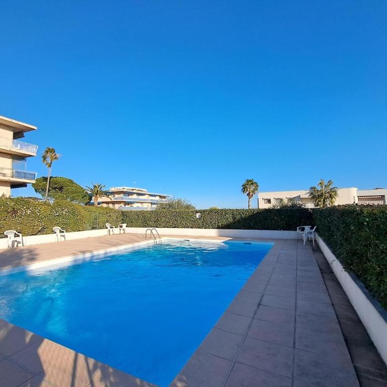 Charmant 3 pièces vue mer - Appartement 2 Chambres avec Terrasse et Vue sur la Mer - 4