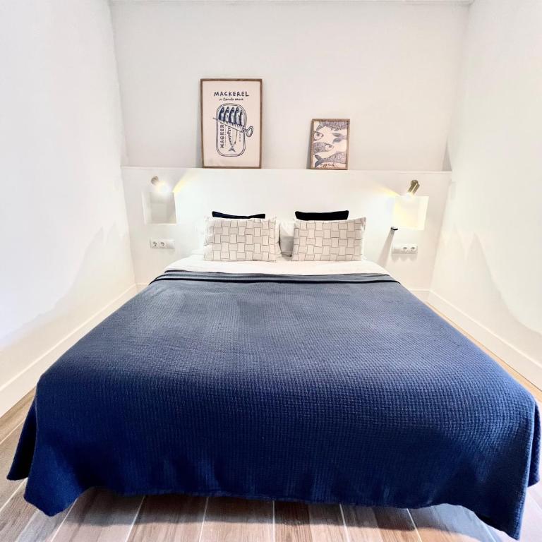 Miguel Ángel boutique rooms - PUERTA DEL SOL - Triple Room with Balcony - 1