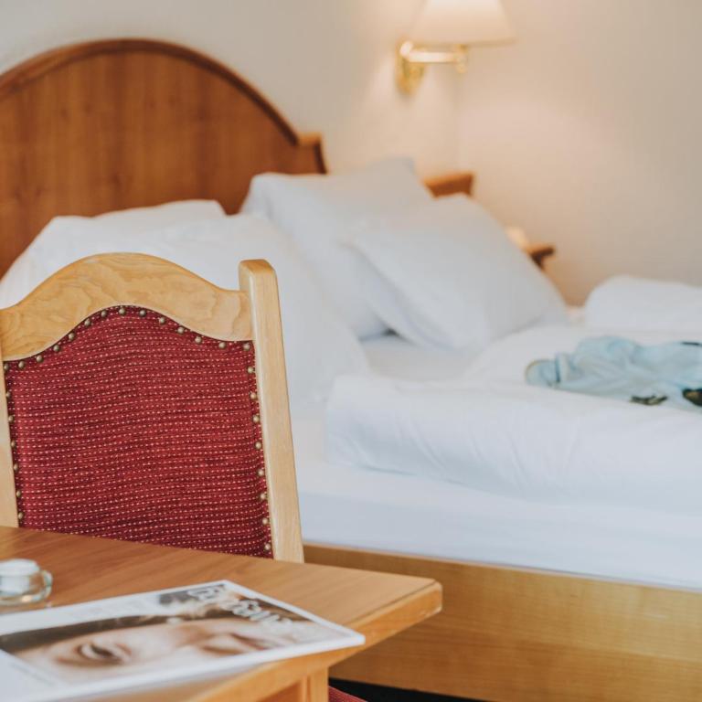 Hotel Zimba - Doppelzimmer mit Balkon und Bergblick - 3