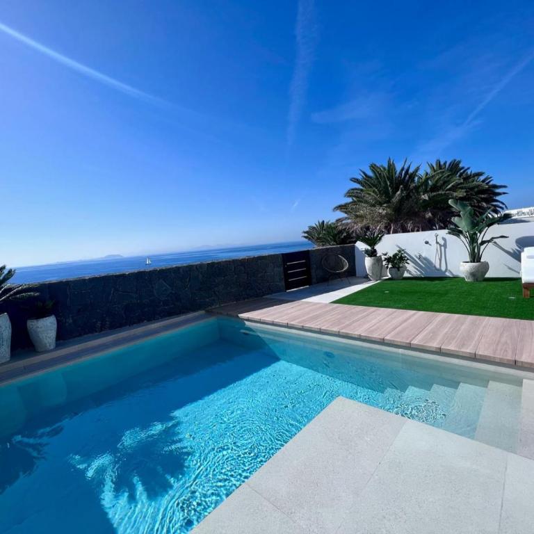 Vulcana Suite - Three-Bedroom Villa - 7