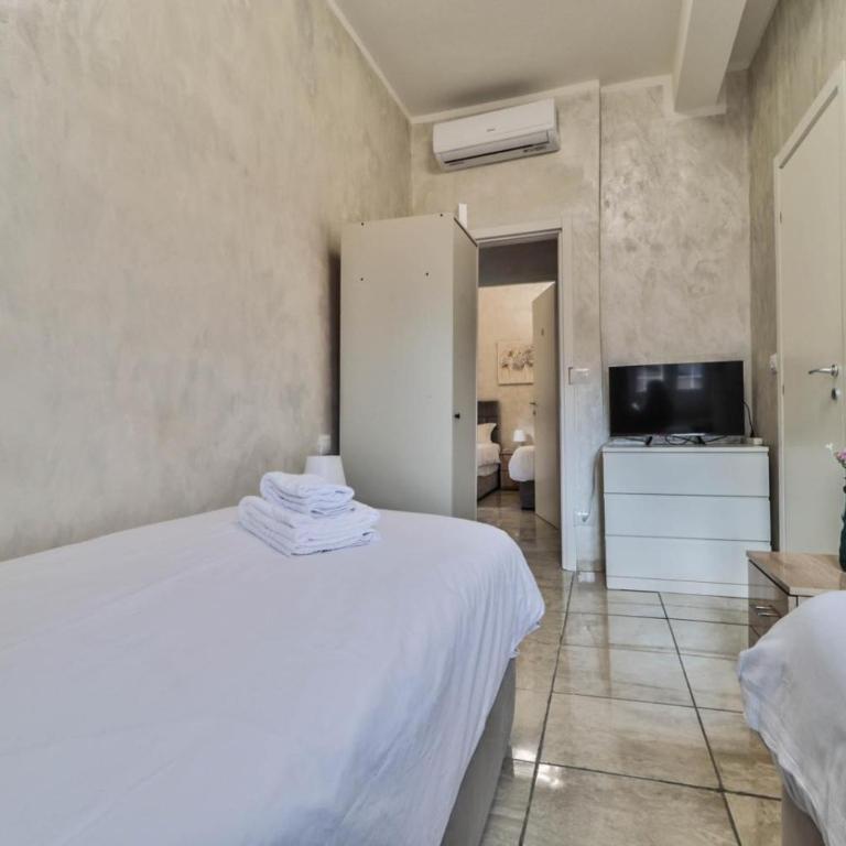 AFFITTACAMERE VERDI - Nel Centro di Bologna - Camera Tripla con Bagno Privato - 3