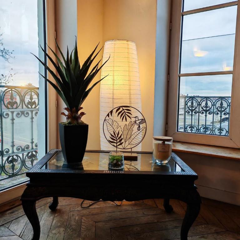 Grand loft bourgeois, Coeur Vieux Lyon - Appartement 2 Chambres - 12