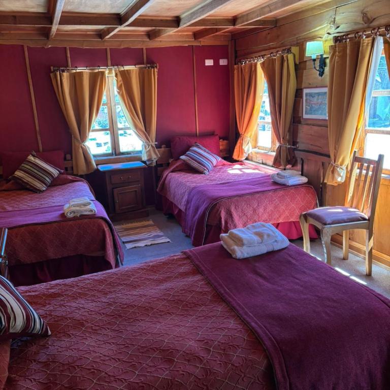 Hotel Antigua Casona Patagonia - Triple Room - 1