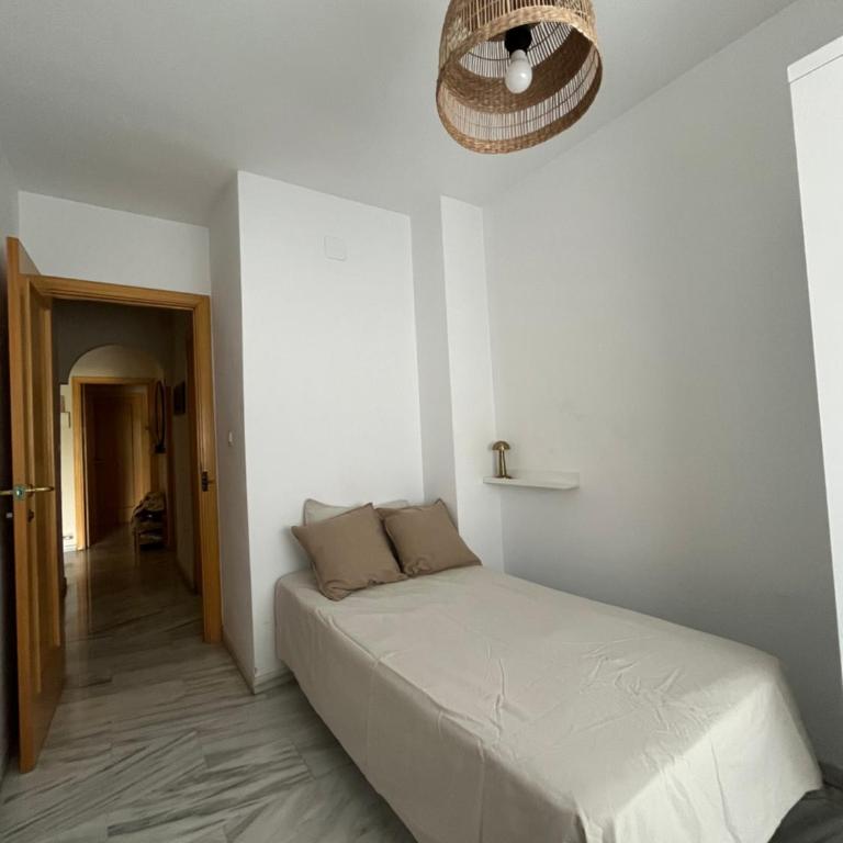 Habitación Estación Granada - Single Room with Mountain View - 2
