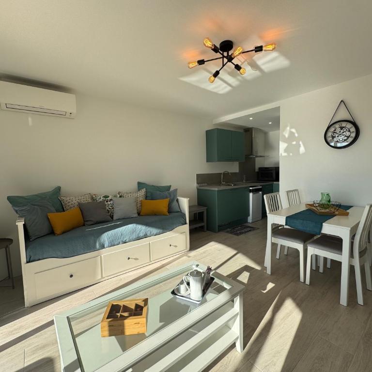 Charmant 2P Piscine - Parking - Vue mer - Antibes - Apartment mit 1 Schlafzimmer - 5