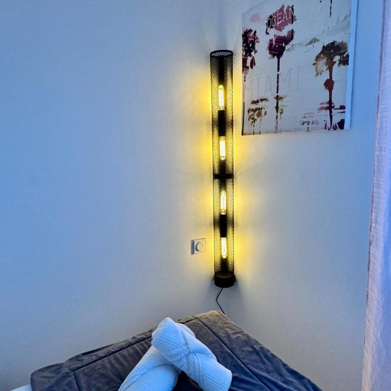 Charmant 2P Piscine - Parking - Vue mer - Antibes - Apartment mit 1 Schlafzimmer - 9