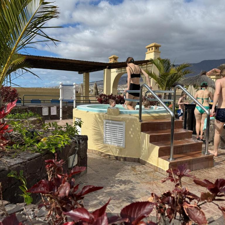 Torviscas Fantastic Apartment with Pool and Private Terrace - Two-Bedroom Apartment with Balcony and Sea View - 12