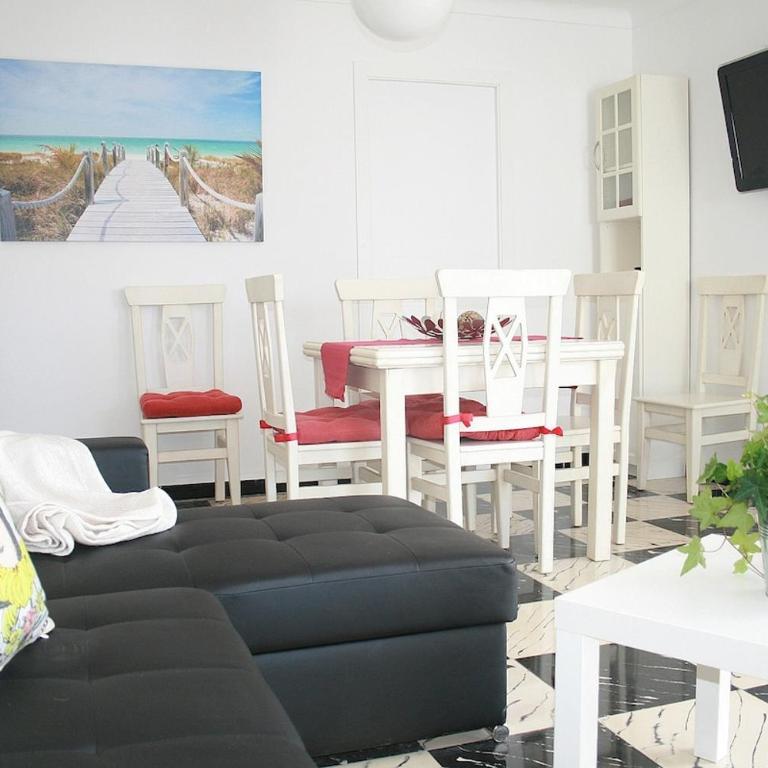 Fantastic, 100 meters from the beach - Two-Bedroom Apartment - 28