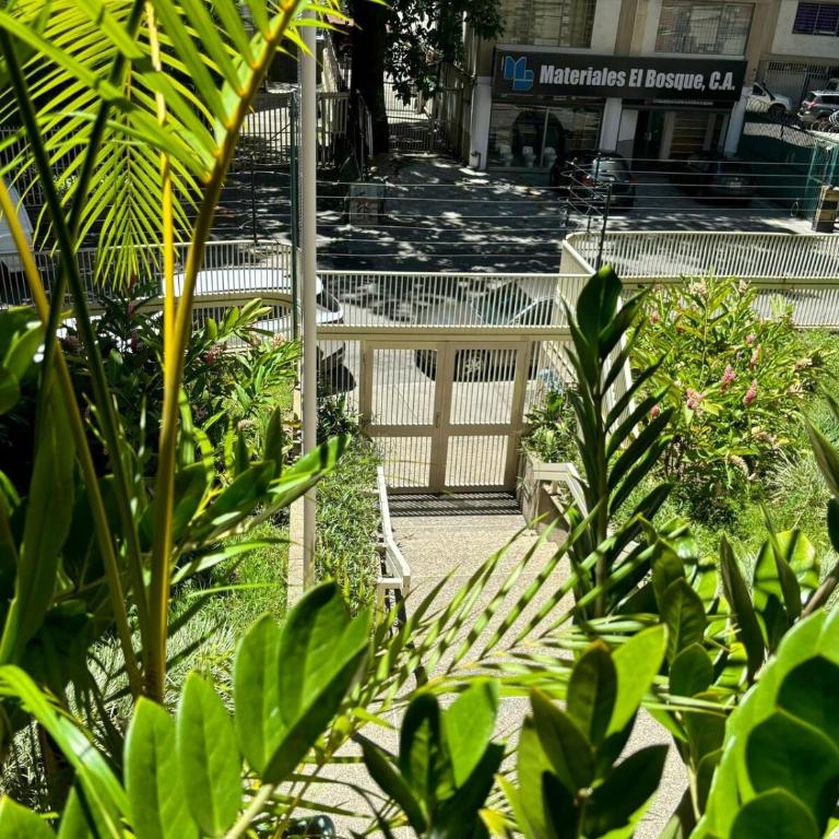 El Bosque-Chacao Apt con Terraza - One-Bedroom Apartment - 2