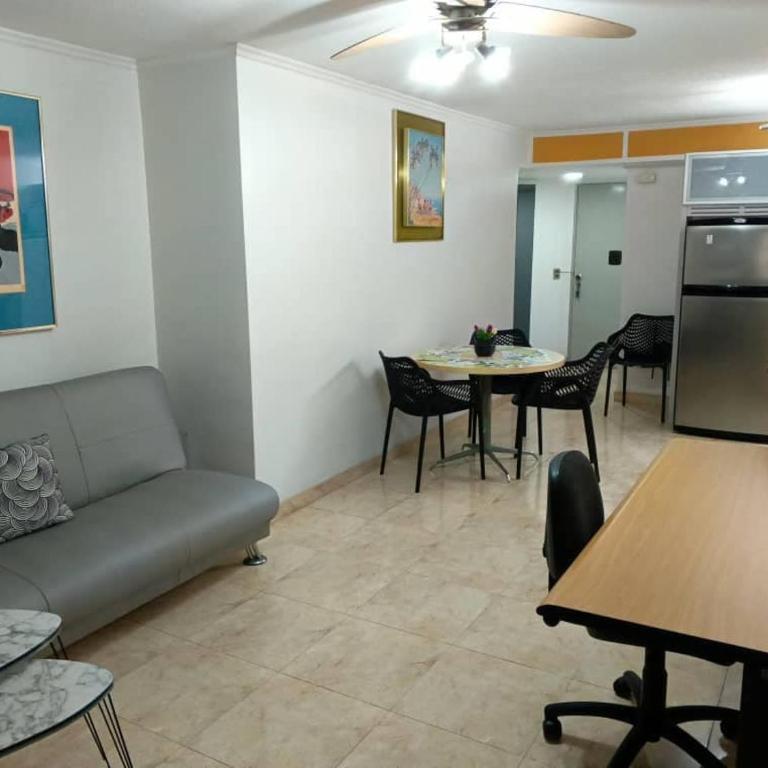 El Bosque-Chacao Apt con Terraza - One-Bedroom Apartment - 24