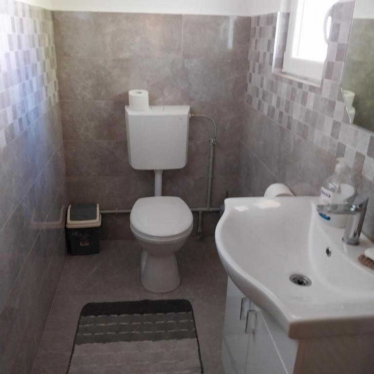 Rent a rooms - "Laki" - Dvokrevetna Soba sa Bračnim Krevetom - 5