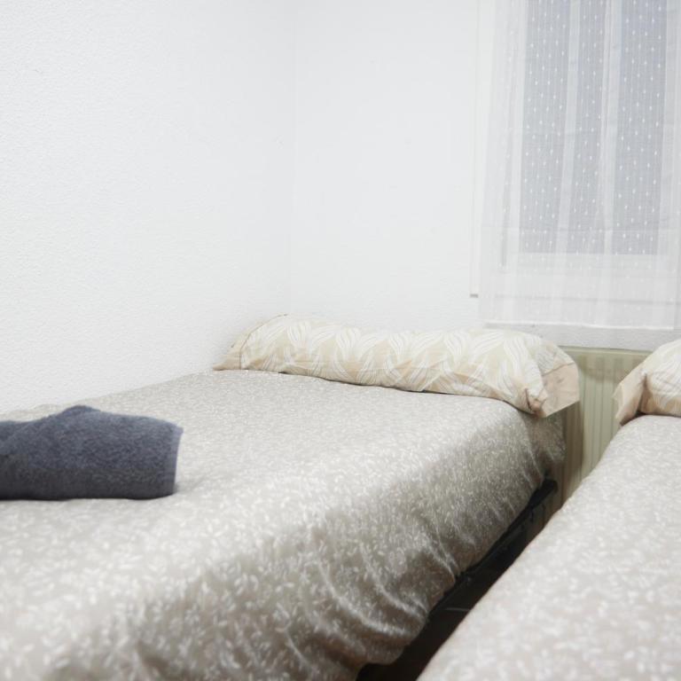 Apartamento Bretón de los Herreros con TERRAZA - Apartamento de 2 dormitorios - 16