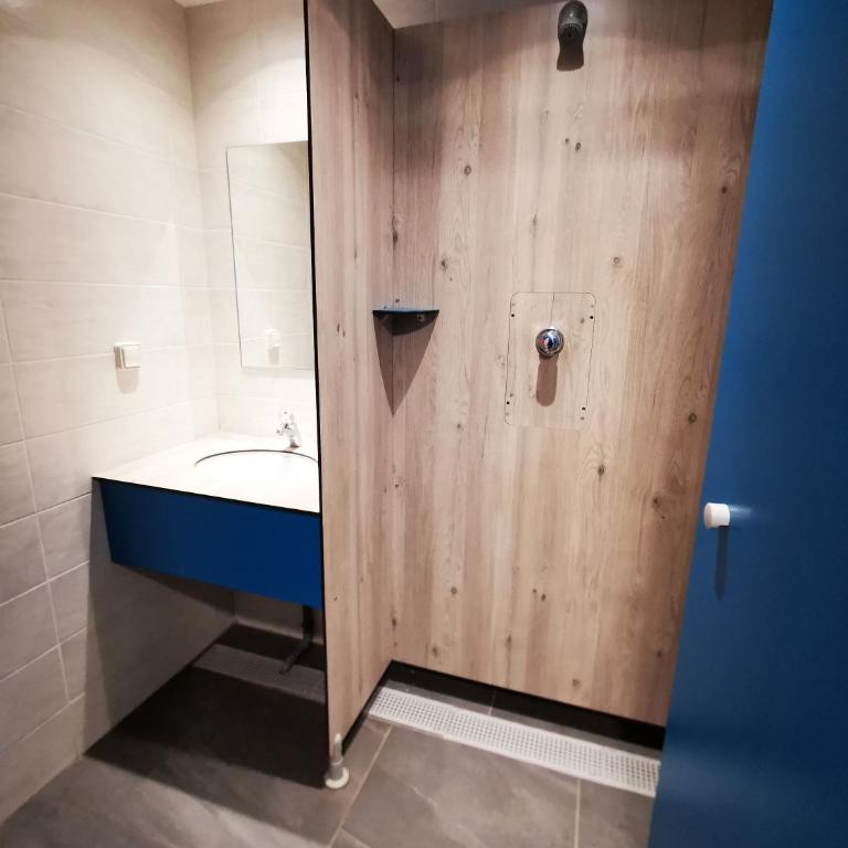 Caravane 4 personnes au camping d'Aussois - Bungalow Familial - 17