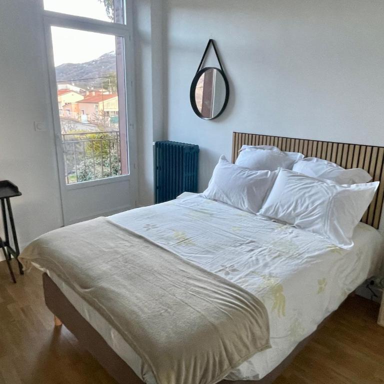 Appartement cosy dans une maison de caractère - Appartement 3 Chambres avec Vue sur la Montagne - 16