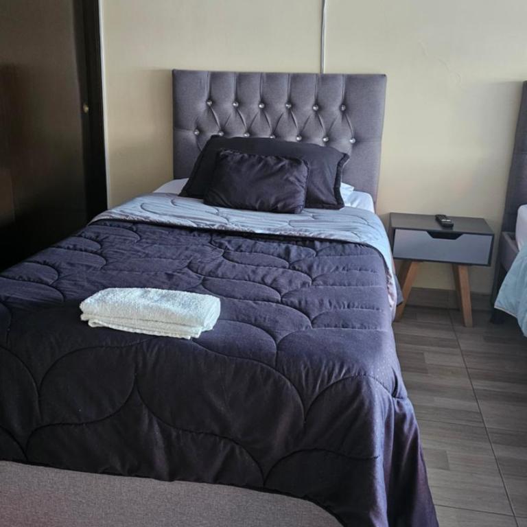 Colisseum Roma House- Campin Simón Bolivar Movistar Embajada compensar - Habitación Doble Estándar con baño compartido - 2