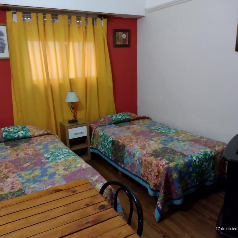 Hotel Dante - Twin Room with Private Bathroom - 3