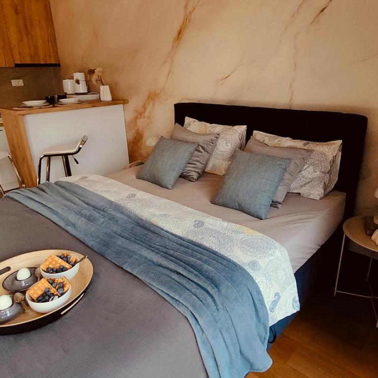 Residence - One-Bedroom Apartment - 8