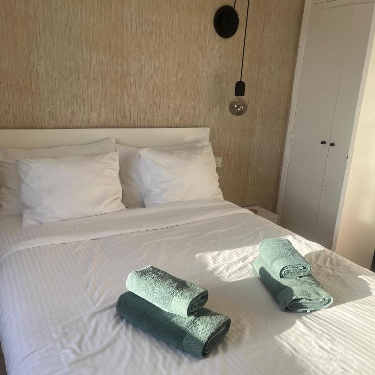Yumbo Habitat - Two-Bedroom Standard Apartment - 13