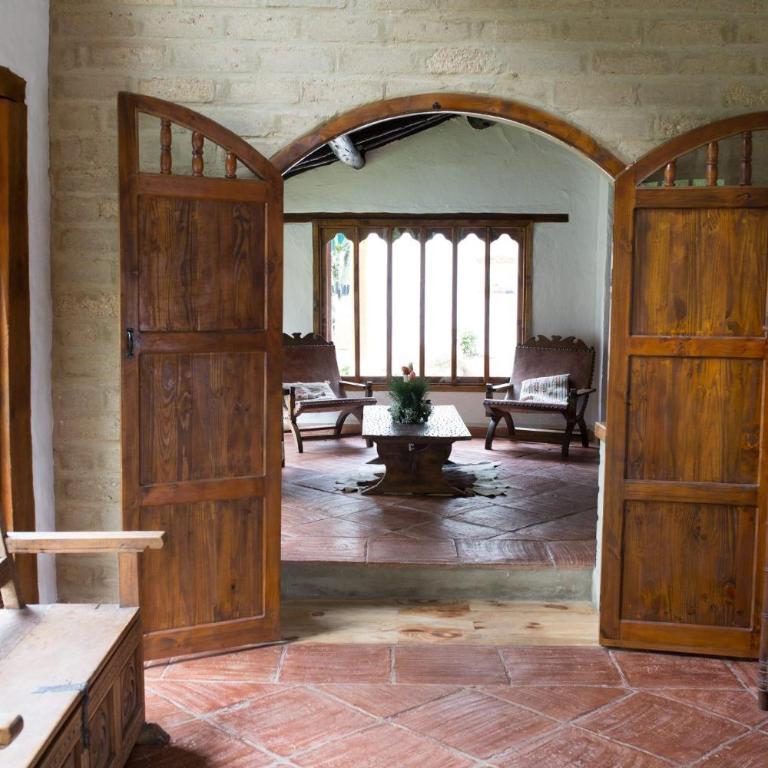 Hacienda La Armenia, Hotel Campestre BnB en Sopó - Habitación Doble Deluxe con balcón - 11